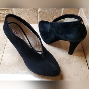 MICHAEL Michael Kors Black Suede Leather 4" Heels Size 6
